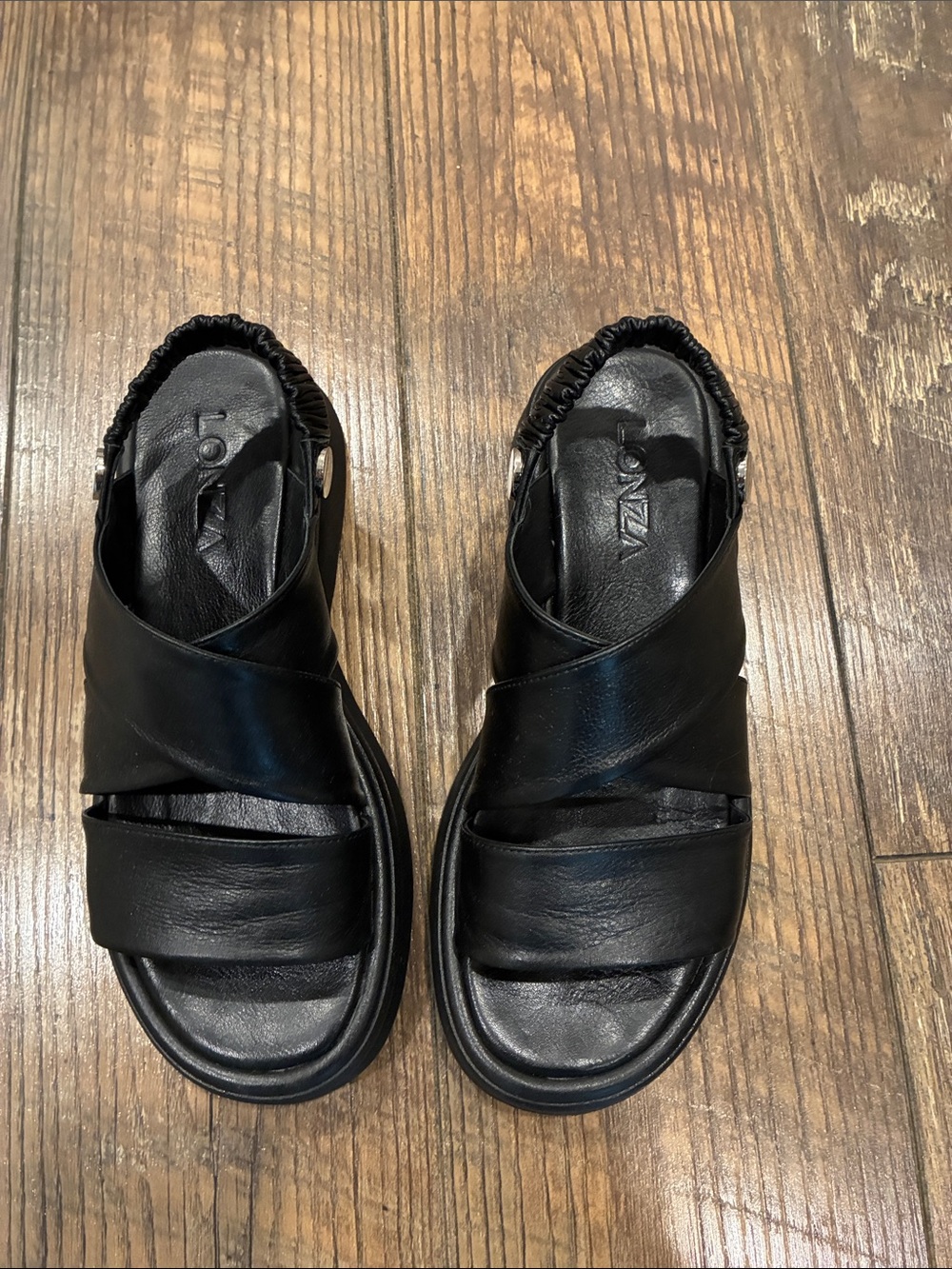 Lonza Black Leather Cross-Strap Women’s Sandals